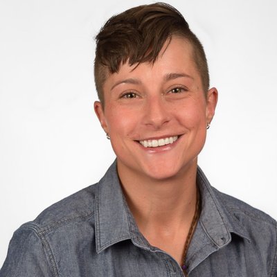 Lindsey Conrow Portrait View